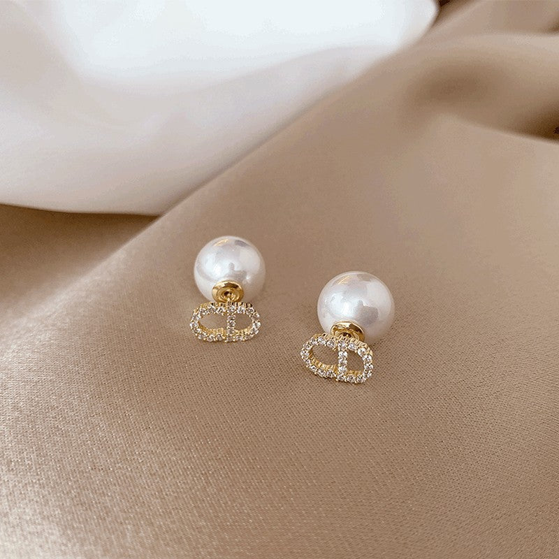 Women's Vintage Pearl Letters Classic Style Ear Earrings