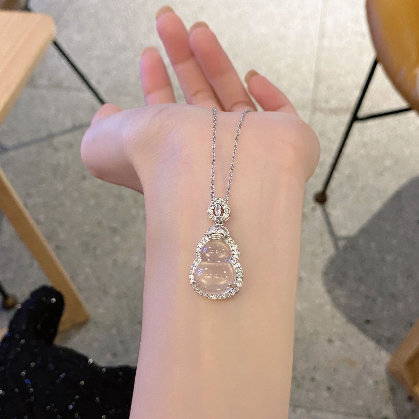 Transparent Imitation Chalcedony Gourd Elegant White Necklaces