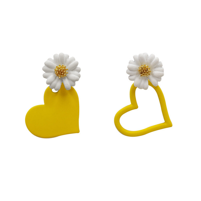 Summer Fresh Daisy Love Heart Niche Earrings