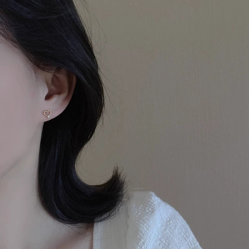 Women's Gold Love Heart Trendy Design High-grade Earrings