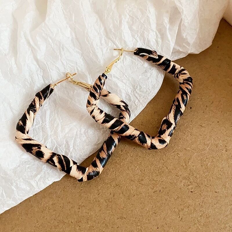 Women's Xu Honor Hawksbill Leopard Print Hoop Earrings