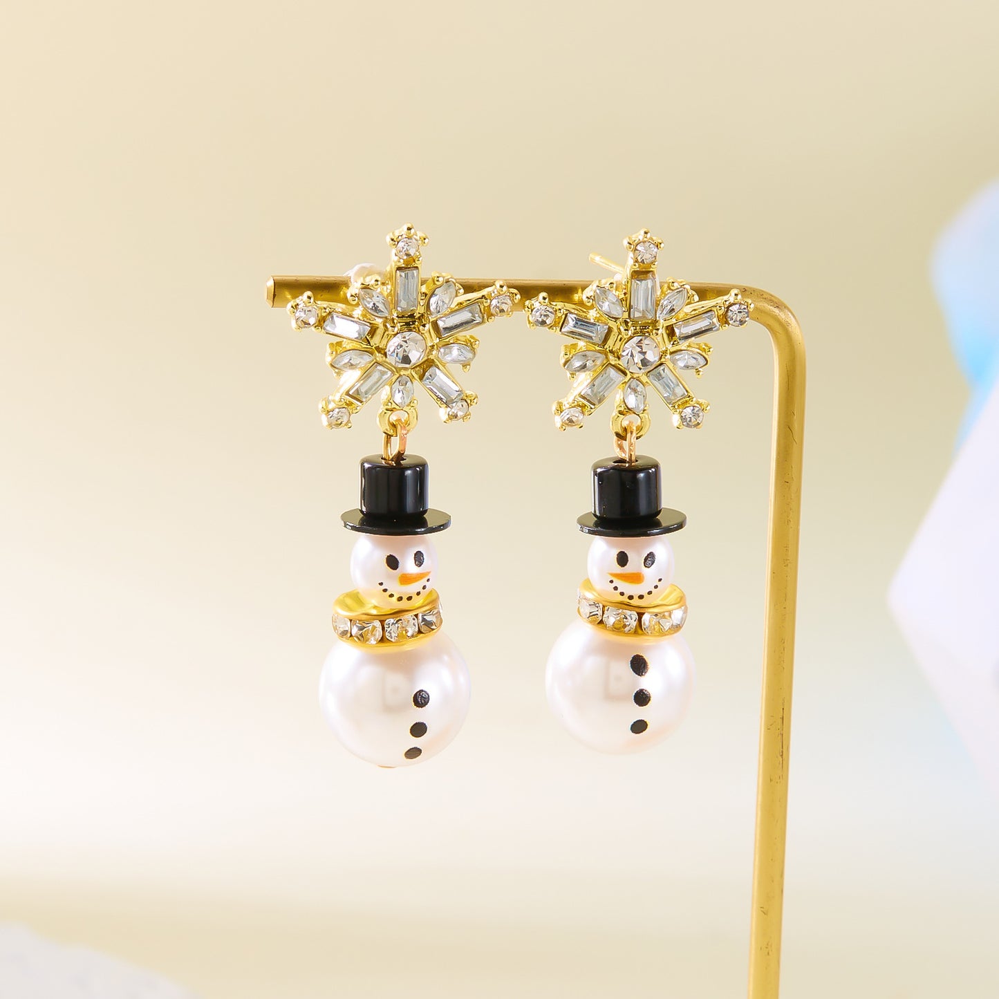 Women's Christmas Fashion Diamond Snowflake Pearl Hat Earrings