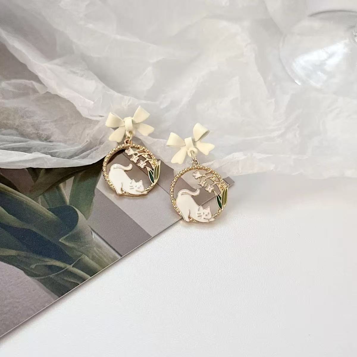 Princess On The Run Red Bow Stud Earrings