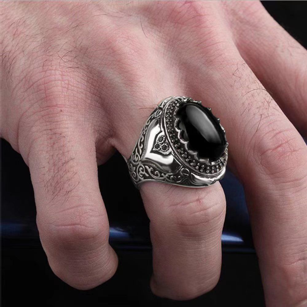 Men's Retro Pattern Elegant Punk Minimalism Royal Court Style Rings