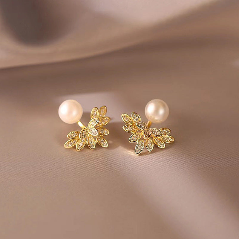 French Retro Rhinestone Leaf Pearl One Earrings