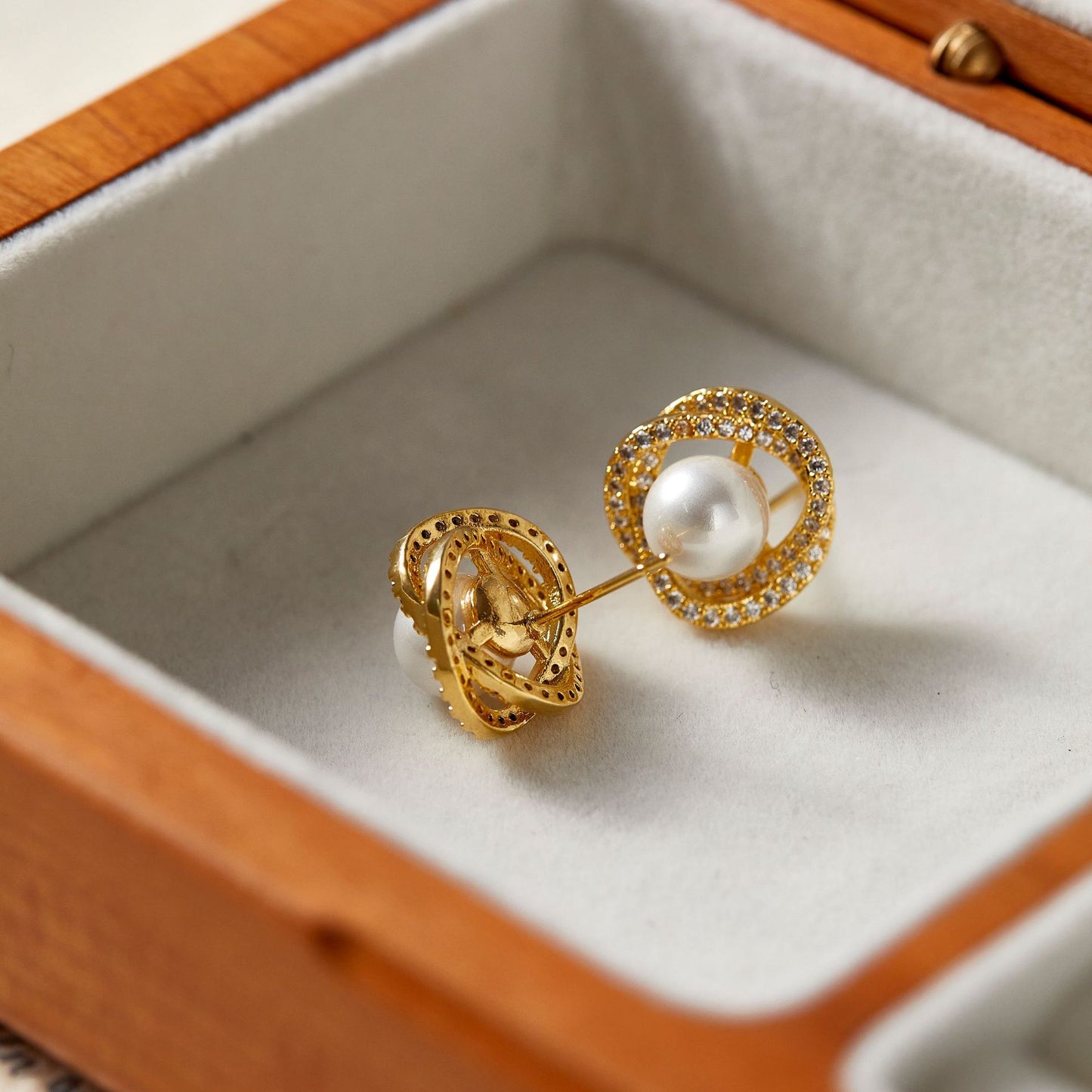 Women's Painless Pearl Mosquito Coil Ear Clip Earrings