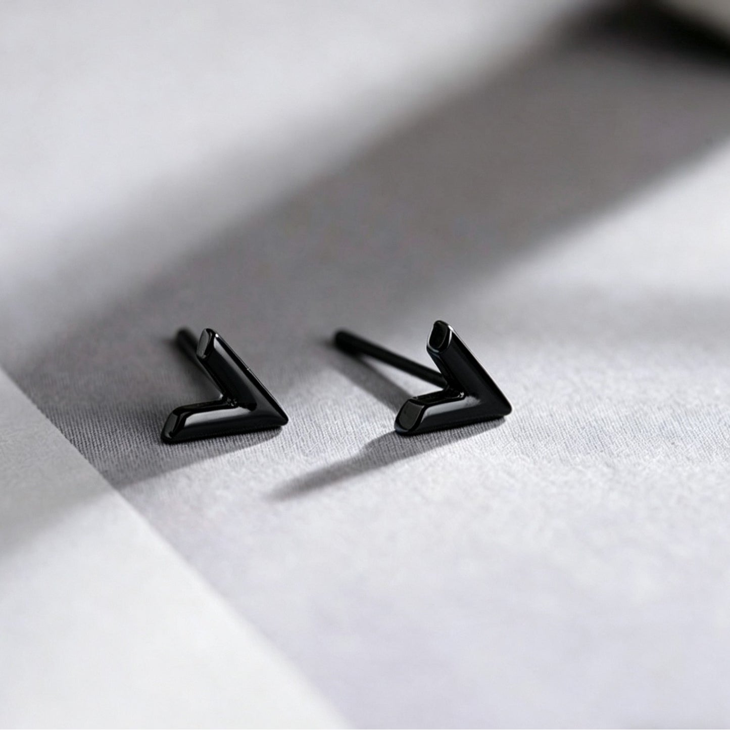 Yan Text Small V-shaped Female Minority Mini Alphabet Rings
