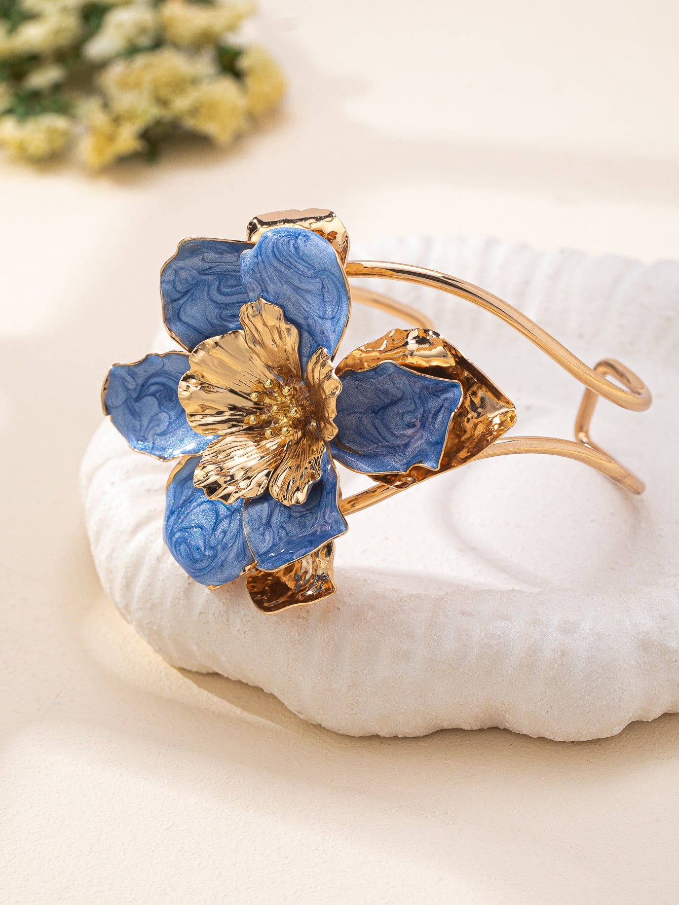Sweet Charm Trend Cold Wind Exaggerated Big Fashion Flower Personality Earrings