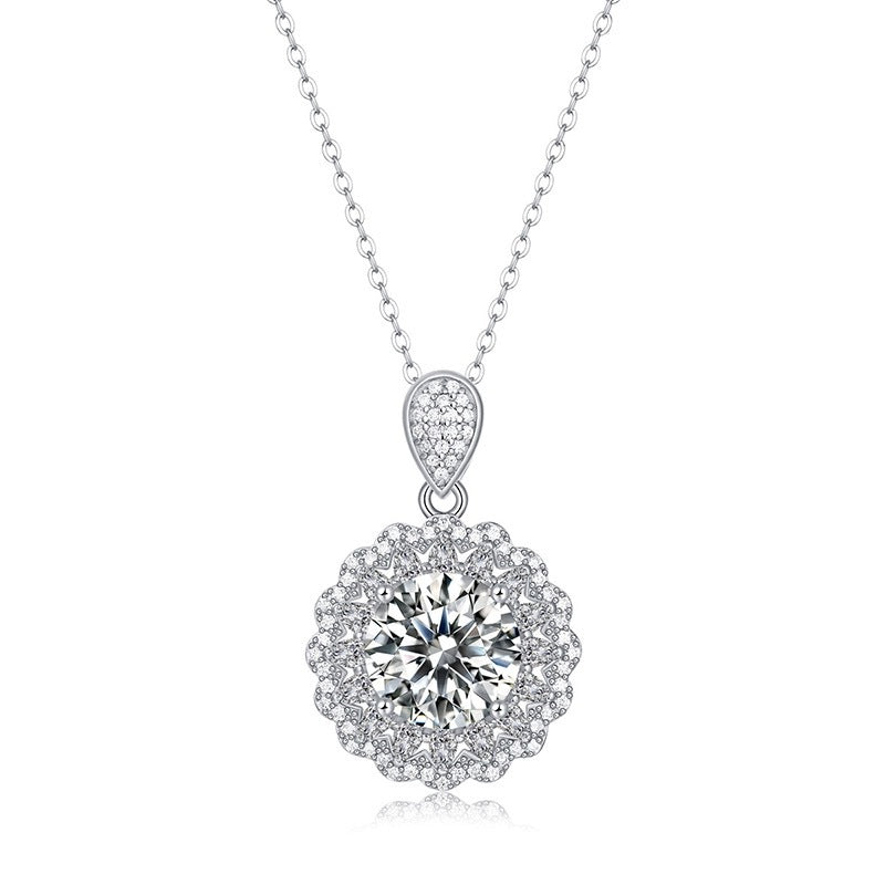 Women's Elegant Light Imitation Moissanite Flower Zircon Clavicle Necklace