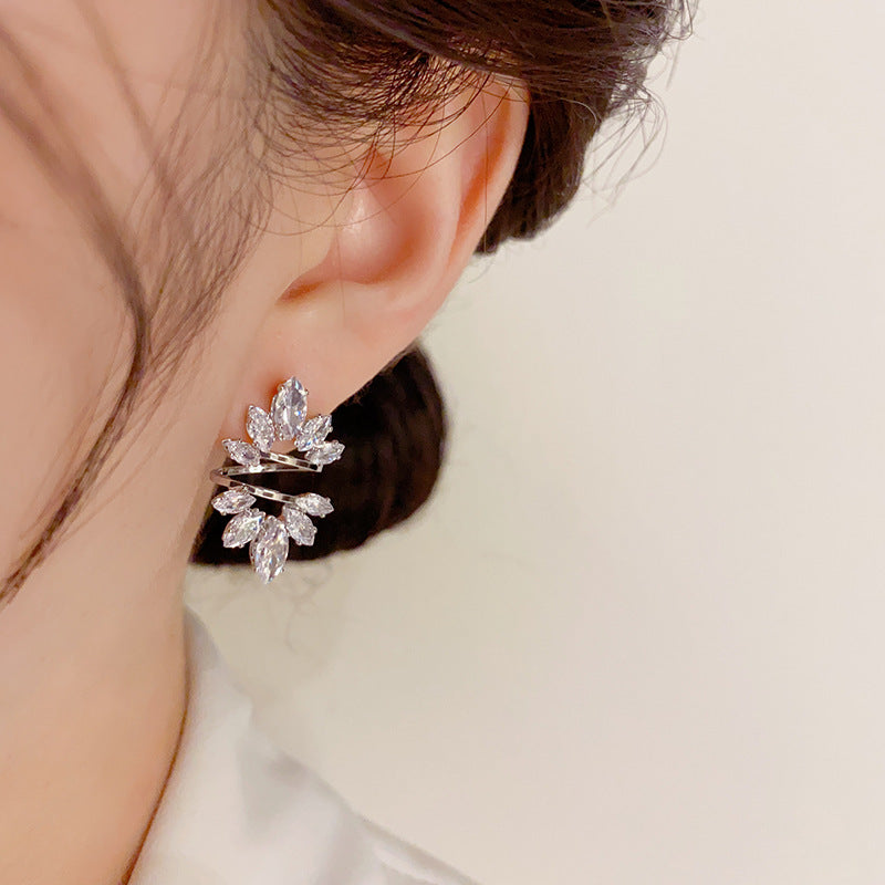 Women's Style Exquisite Unique Zircon Leaf For Affordable Luxury Earrings