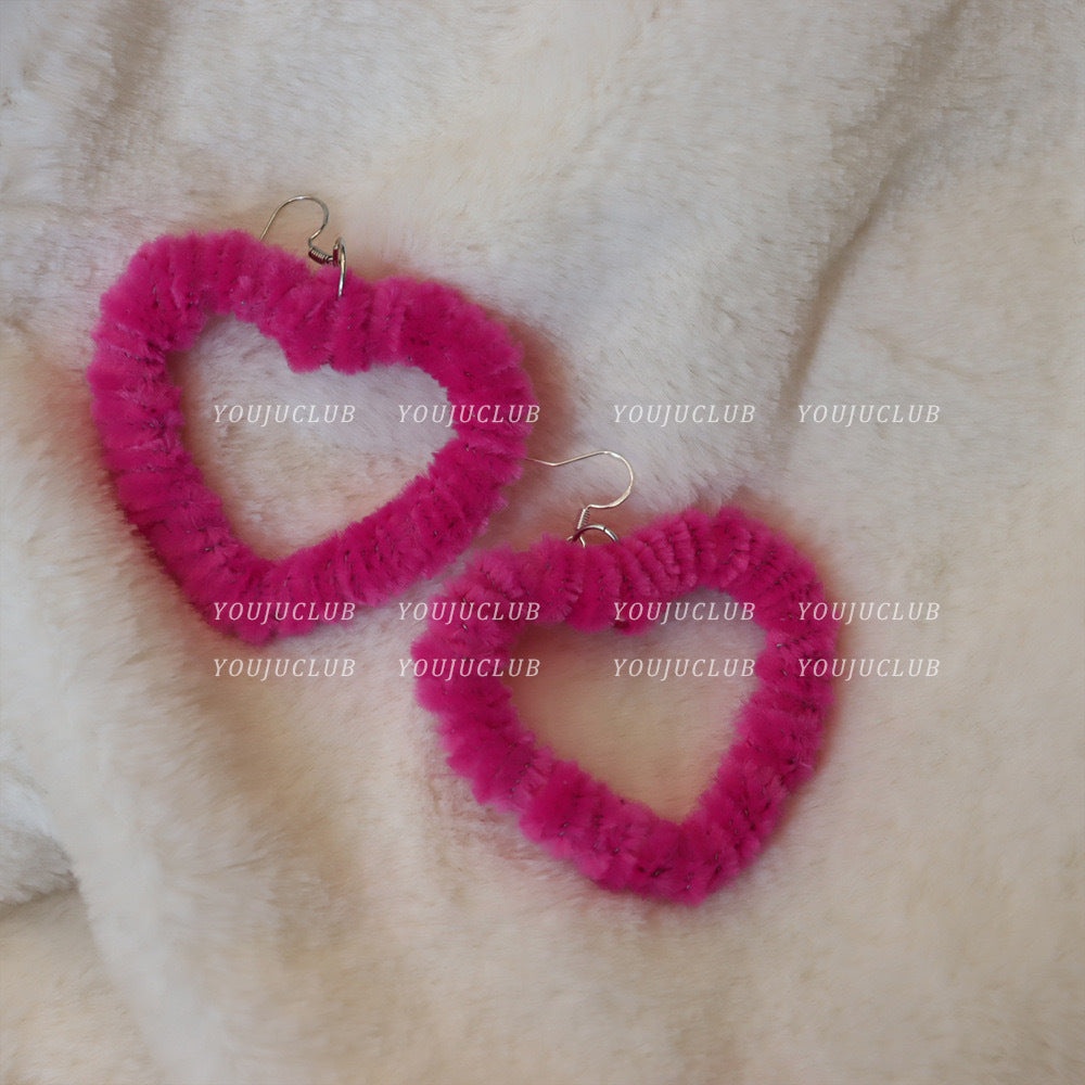 Barbie Pink Exaggerated Face Slimming Big Heart Earrings