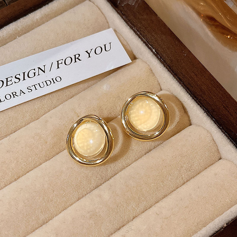 Personality Baroque Pearl Ear High Sense Light Rings