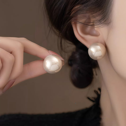 Women's Needle Bite Pearl Simple High-grade Graceful Stud Earrings
