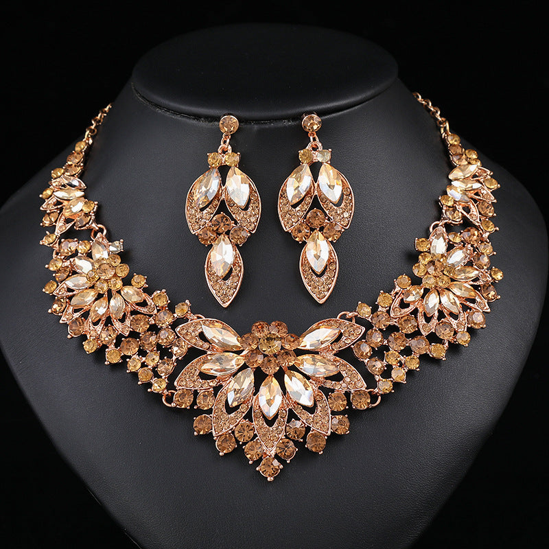 Women's Vintage Leaves Flowers Eye-catching Luxury Bride Necklaces