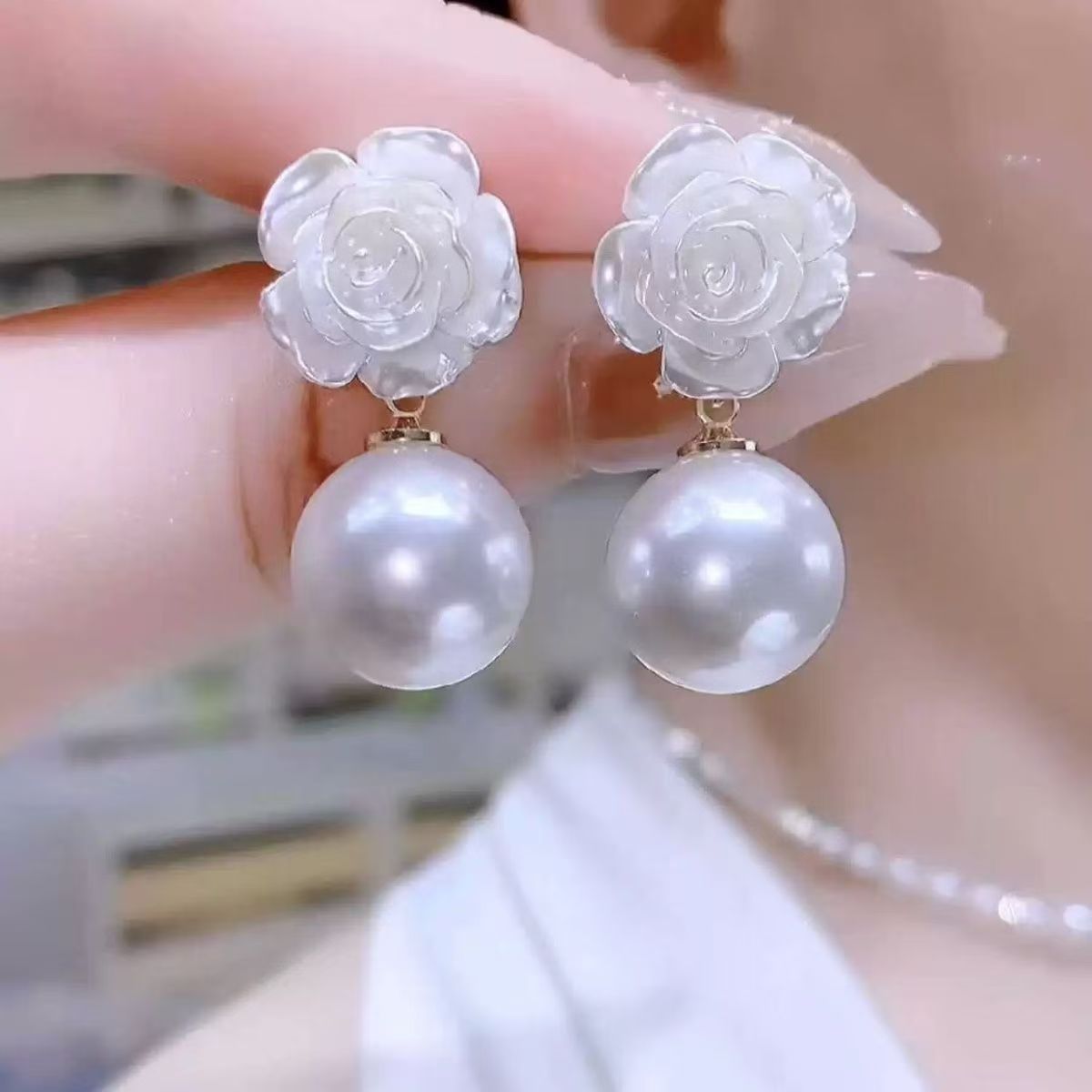 Women's Fairy White Design Elegant Flower Korean Earrings