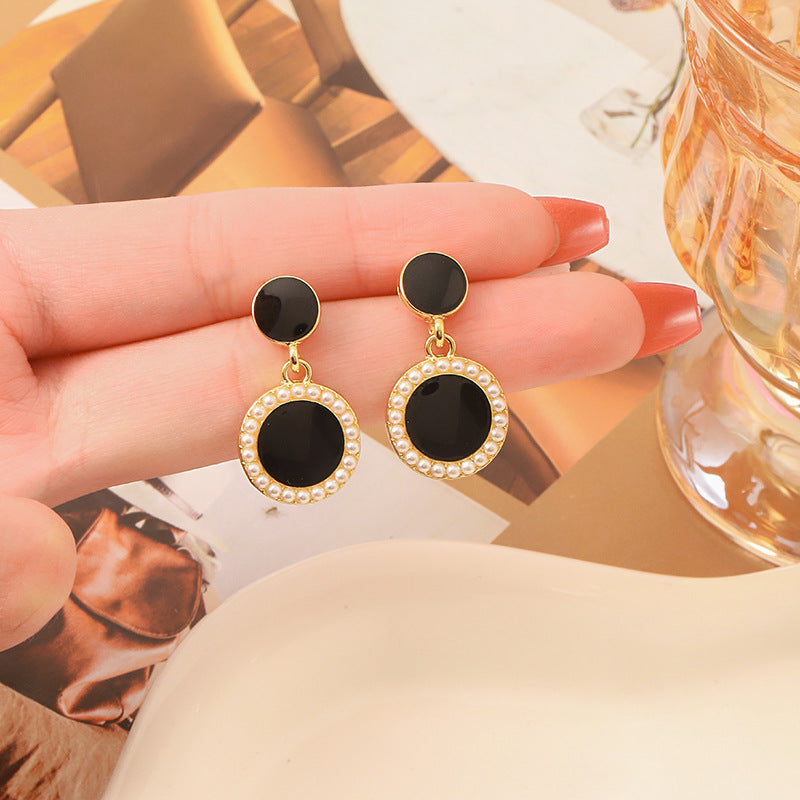 Black Style Light Luxury Pearl Retro Earrings