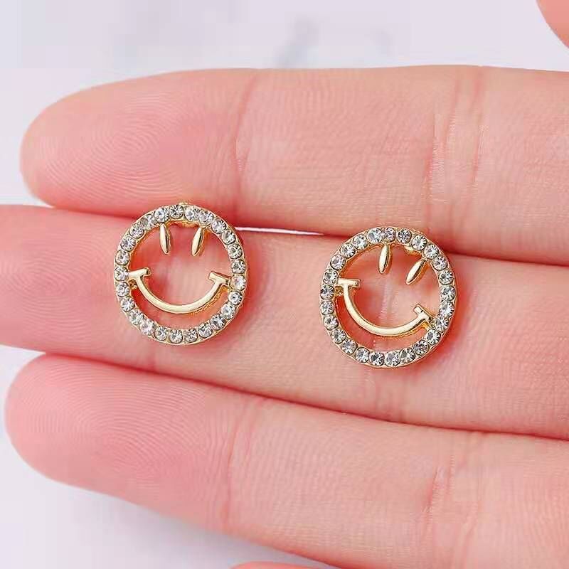 Women's Smiley Face Elegant Ear Clip Piercing Earrings