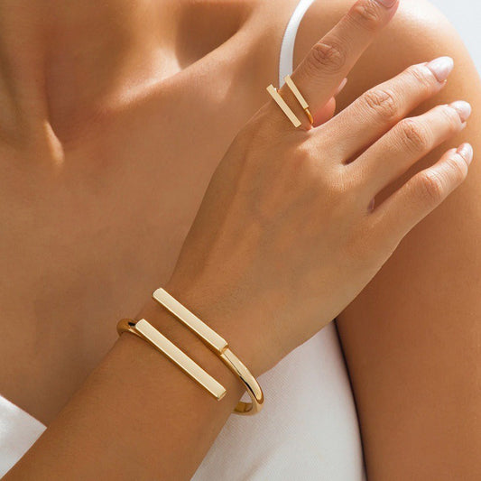 Minimalist Irregular Wave Pattern Personality Metal Glossy Bracelet