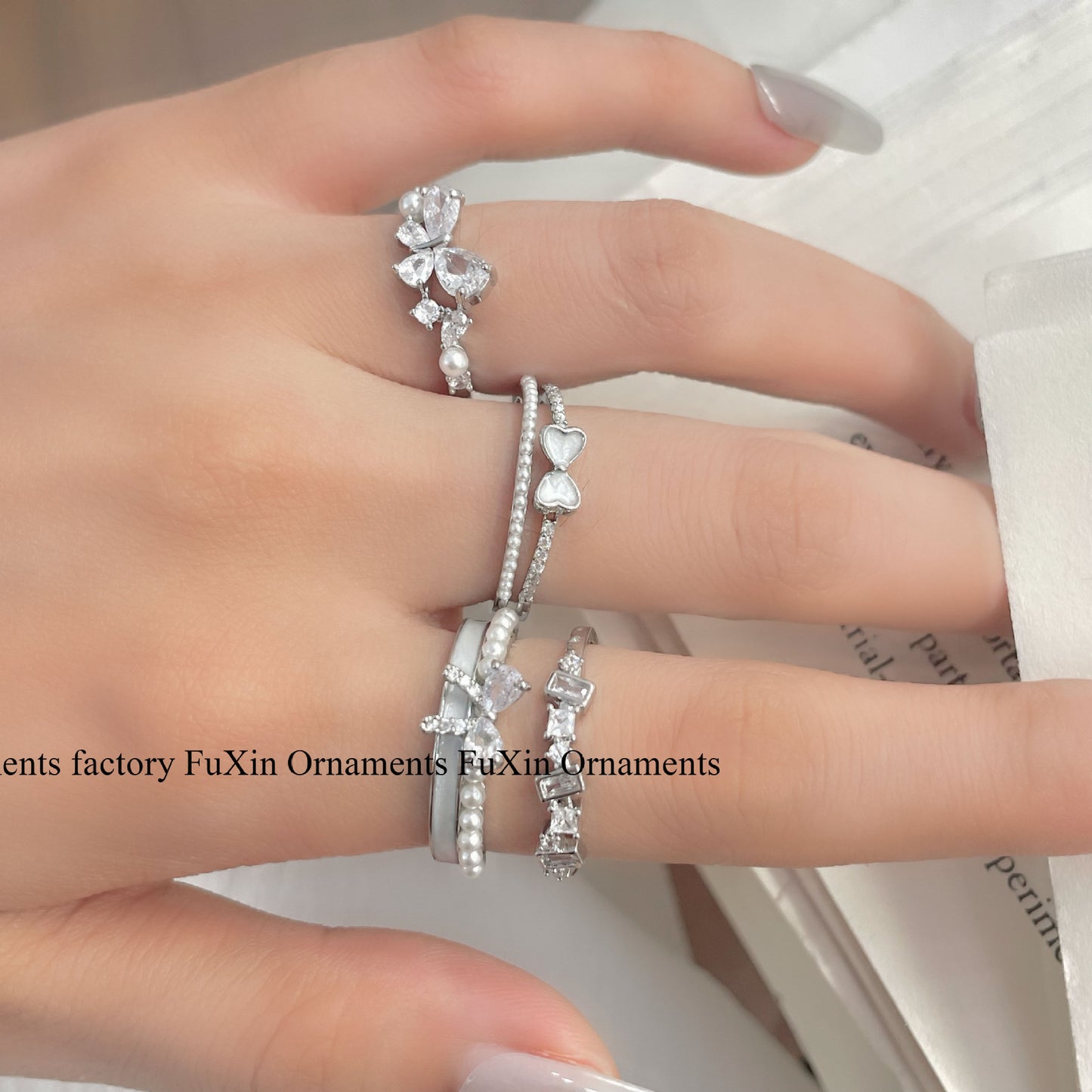 Open-end Female Design Delicate Super Shining Rings
