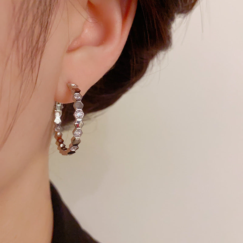 Graceful Fashionable Honeycomb Big Ear Design Earrings