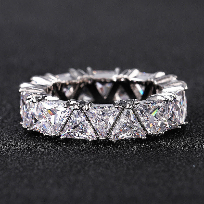 Full Circle Inlaid Single Row Triangle Zircon Rings