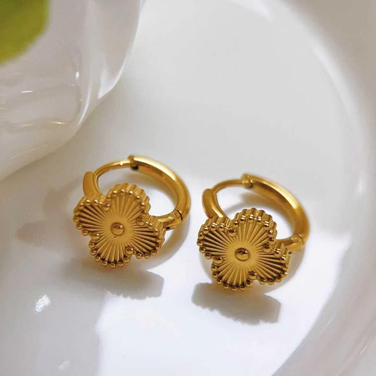 Shaped Pearl Titanium Steel Spring Irregular Rings