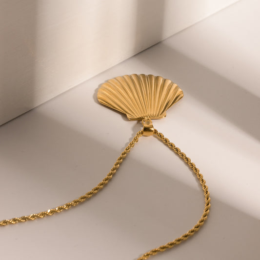 Women's Style Simple Gold-plated Stainless Steel Shell Necklaces