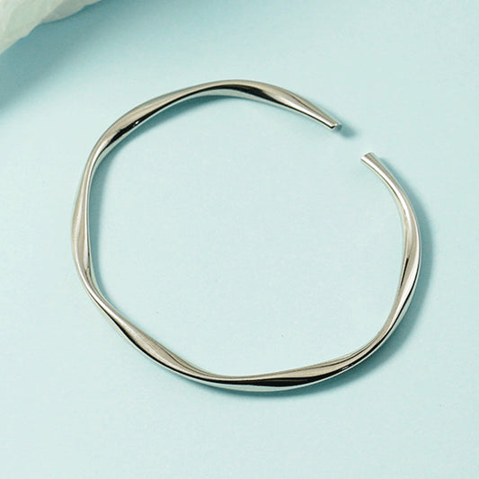 Mobius Open Female Design Simple Cold Bracelets