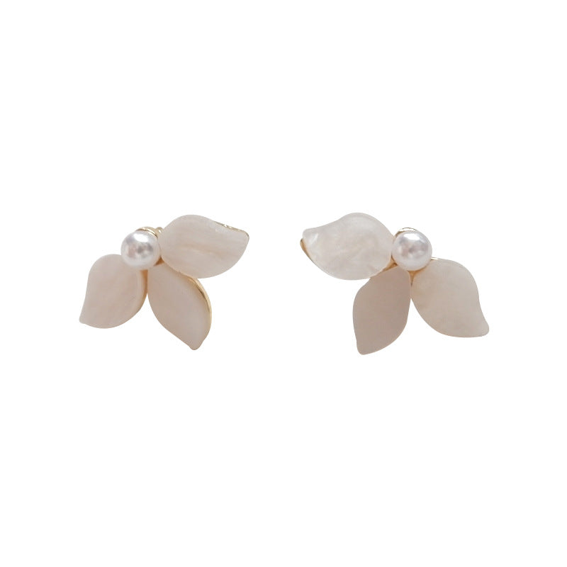 Jasmine French Retro Simple High-grade Temperament Pearl Petal Female Earrings