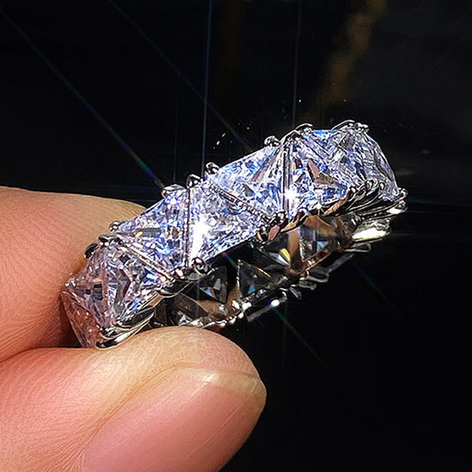 Full Circle Inlaid Single Row Triangle Zircon Rings