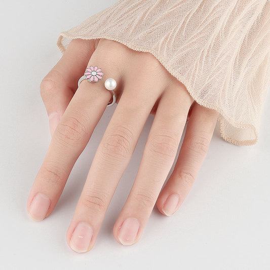 Women's Little Daisy Spinning Design Sense Small Flower Pearl Creative Rings