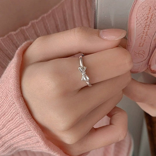 Women's Bow Simple Niche Design Geometric Lines Rings