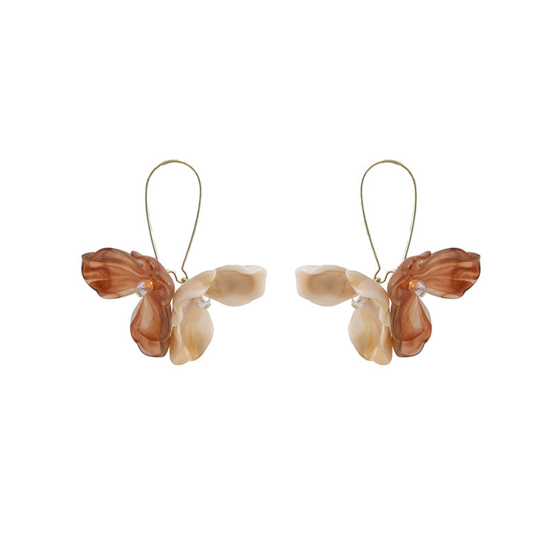 Women's Retro Style Flower Pearl Atmosphere Gentle Earrings