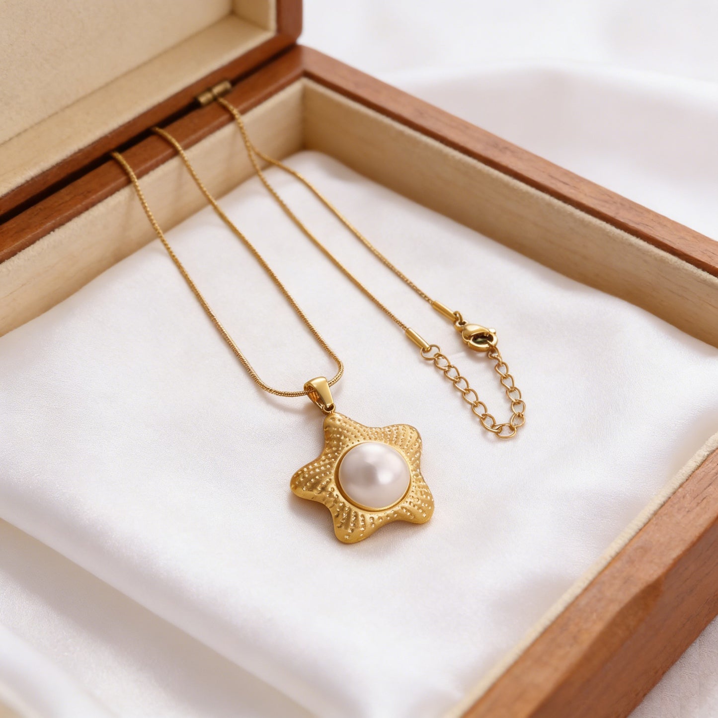 Unique Texture Simple Five-pointed Star Female Necklaces