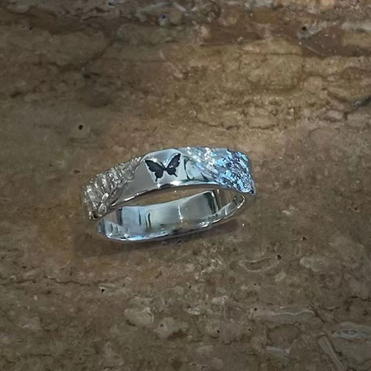 Good-looking Female Party Couple For Girlfriend Rings