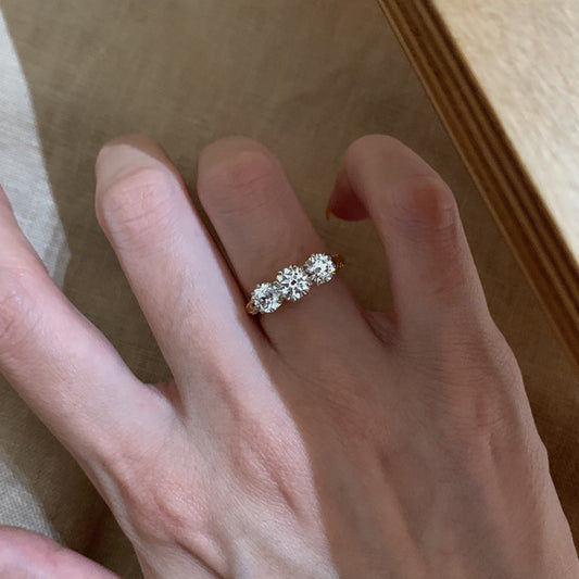 Women's Three Stone For Temperament Entry Lux Niche Ring