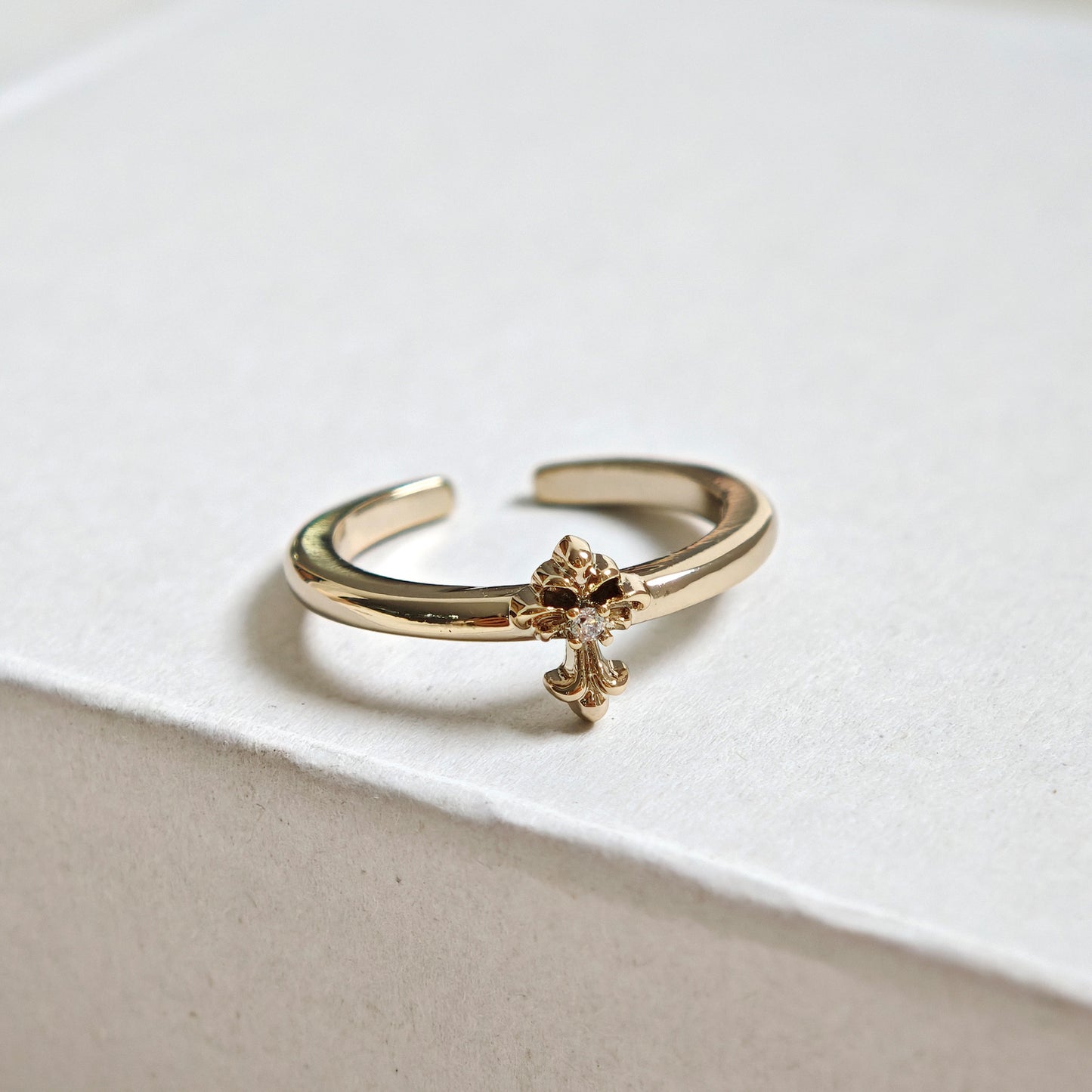 Women's Chinese Style Flower-de-luce Open-end Zircon Retro Affordable Luxury Simple Stylish Rings
