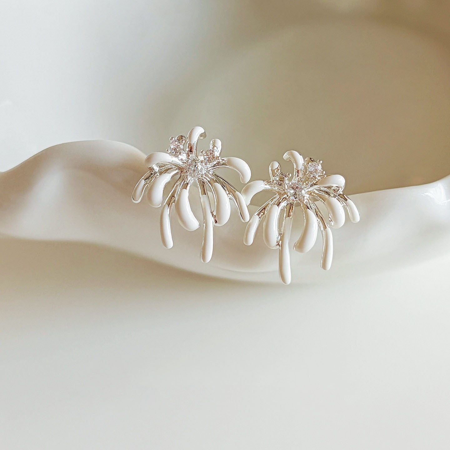 Women's White Enamel Fireworks For High-grade Delicate Minority Earrings