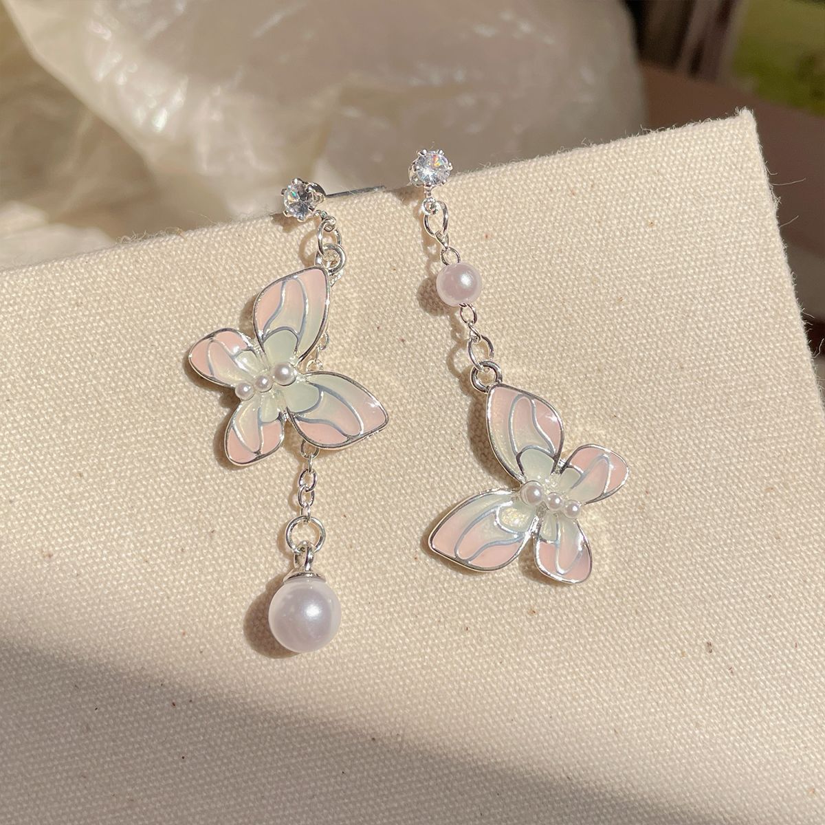 Sweet Butterfly Female Sier Needle Design Gradient Earrings