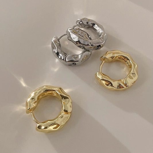 Women's Metal Texture Quality Design Vintage Circle Earrings