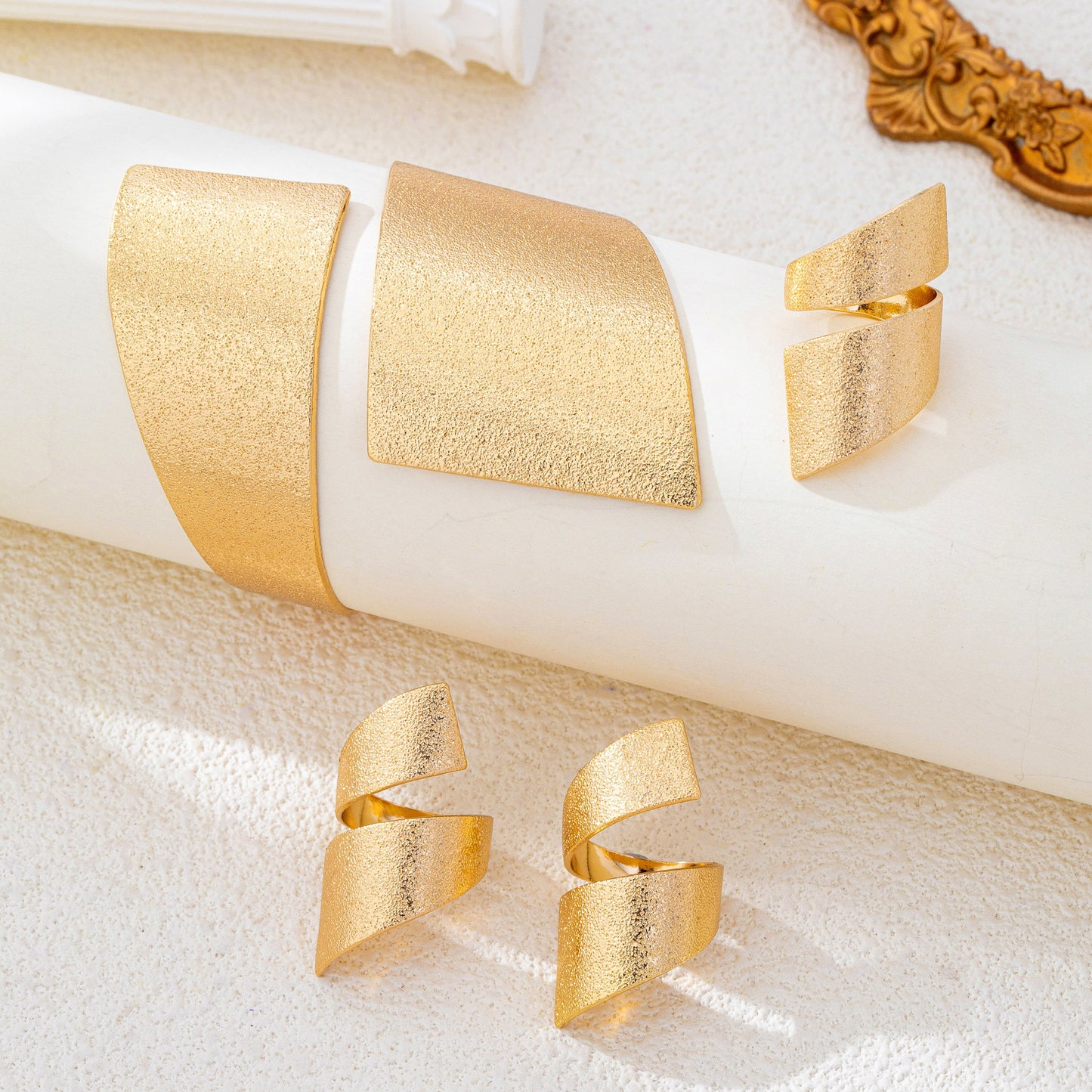 Cool Style Simple Metal Geometry Glossy Bracelet