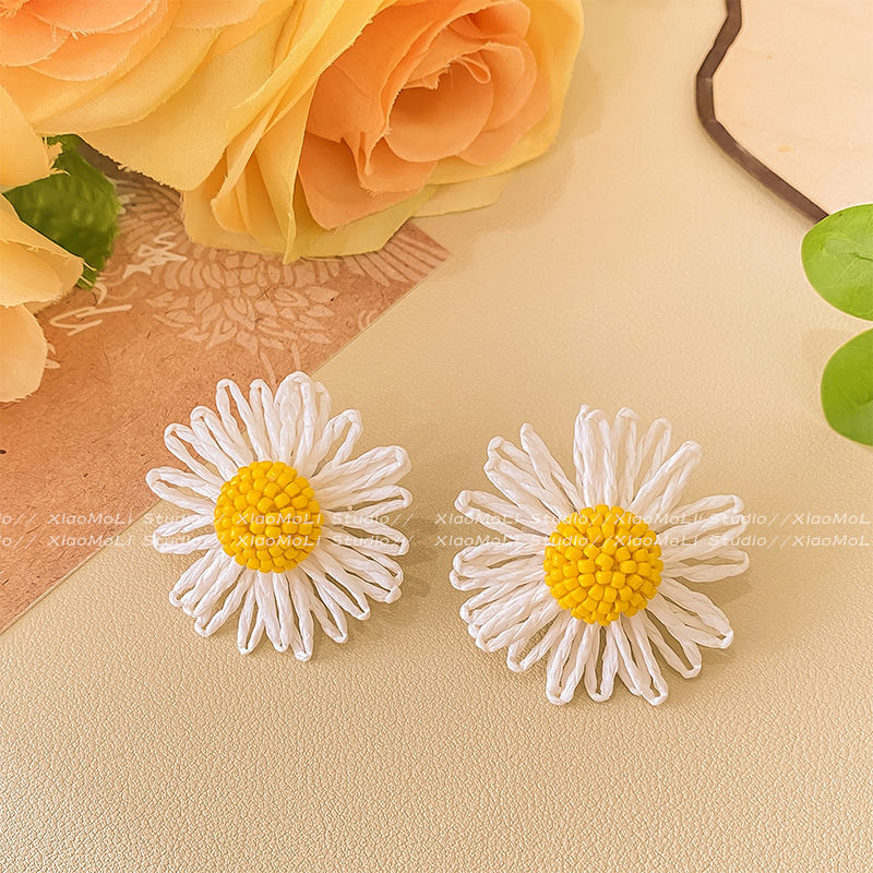 Women's Series Flower Vacation Style Niche High-grade Earrings