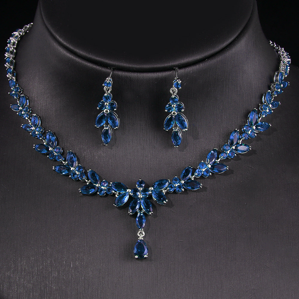 Fashionable Simple Elegant Long Horse Eye Water Necklaces