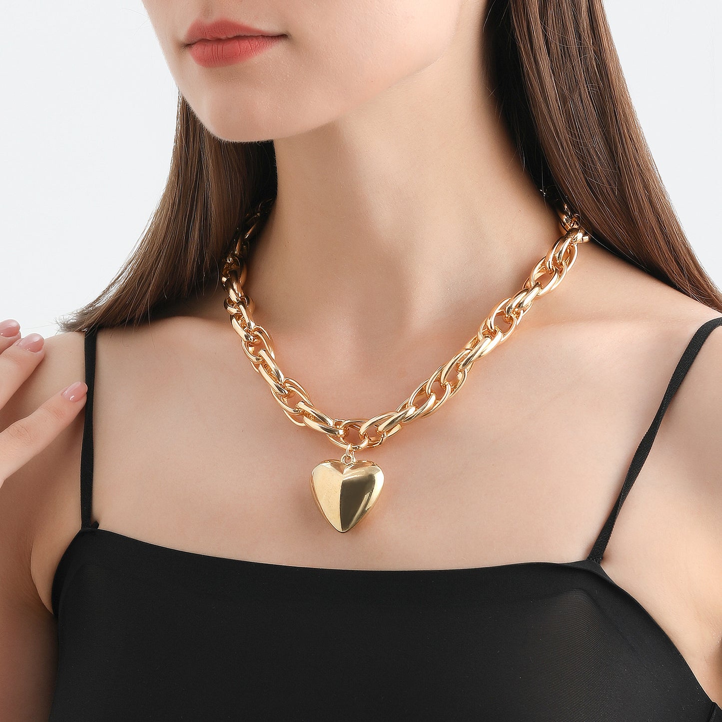 O-shaped Chain Large Peach Heart Exaggerating Necklaces