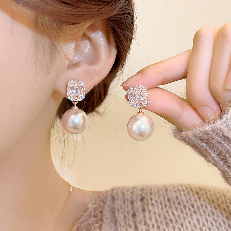 Women's Vintage Pearl Light Luxury Fashion High Sense Earrings