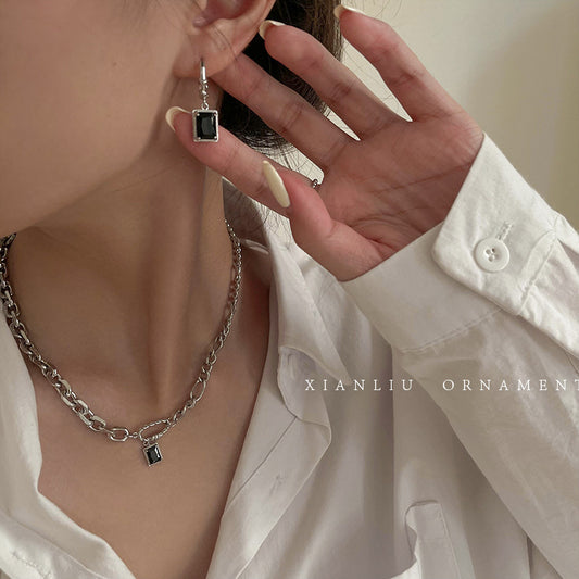 Women's Retro Black Zircon Ear High-grade Light Luxury Earrings