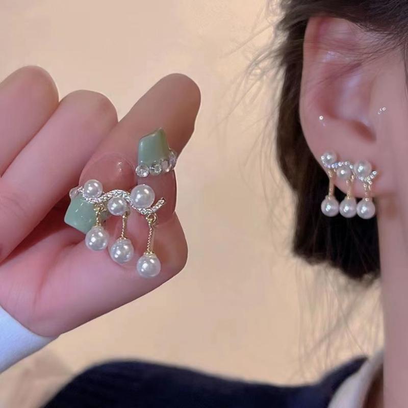 Women's Fashionable Design Elegant Generous High-grade Light Earrings