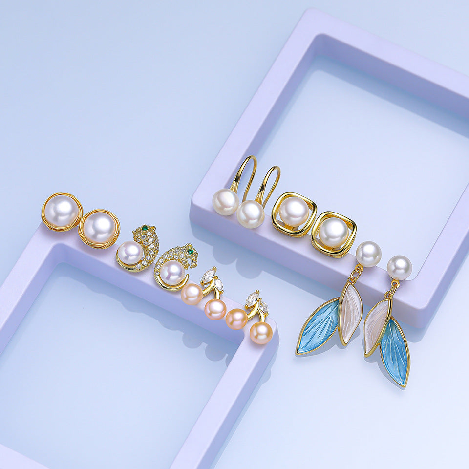 Women's Pearl Ear High-grade Square Simple Temperament Stud Earrings