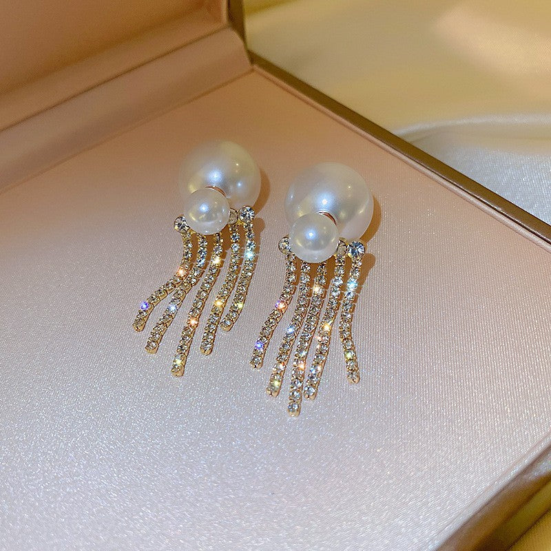 Women's Needle Light Luxury Hot Pearl Elegance Retro Flashing Earrings