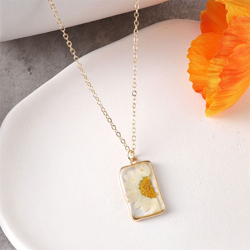 Retro Resin Dried Flower Mori Style Necklaces